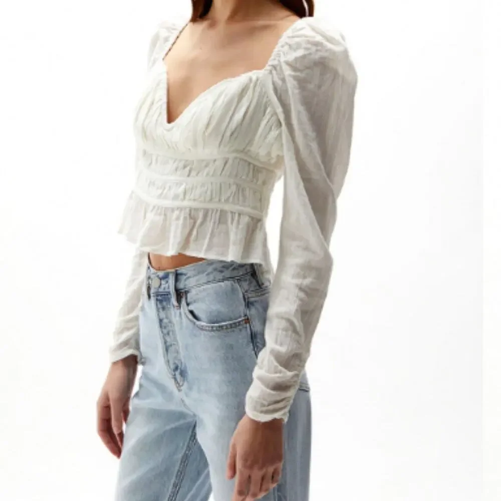 New  ~ FREE PEOPLE  ~ Chloe Long Sleeve Crop Top Medium ~ ANTHROPOLOGIE